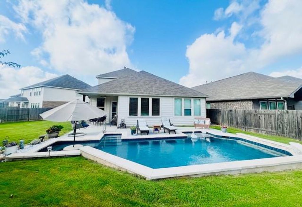 140 Coral Berry DR, Buda, TX 78610