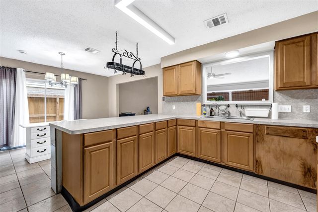 6610 Northleaf Drive, Houston, TX 77086