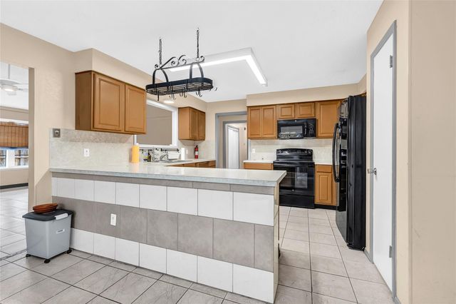 6610 Northleaf Drive, Houston, TX 77086