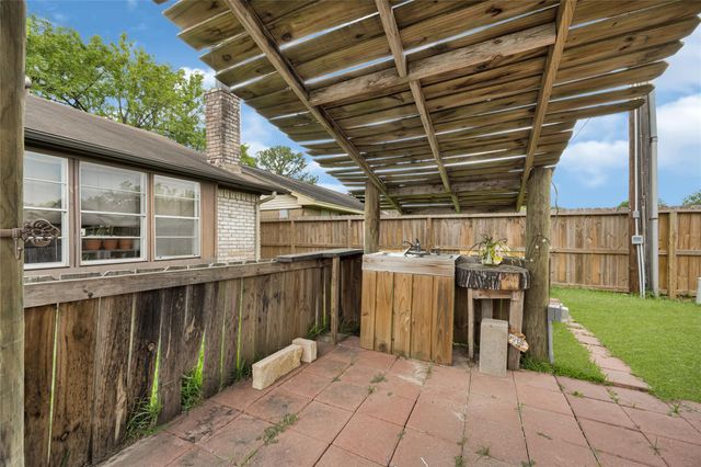 6610 Northleaf Drive, Houston, TX 77086