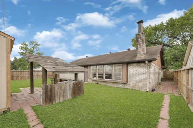 6610 Northleaf Drive, Houston, TX 77086