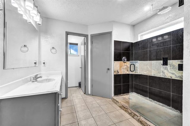 6610 Northleaf Drive, Houston, TX 77086