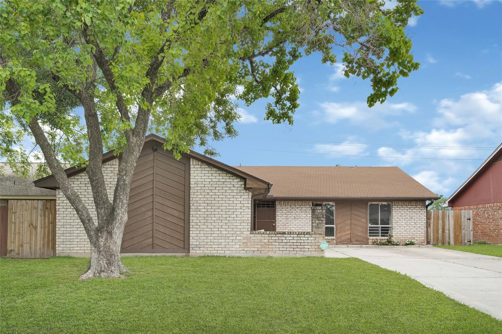 6610 Northleaf Drive, Houston, TX 77086