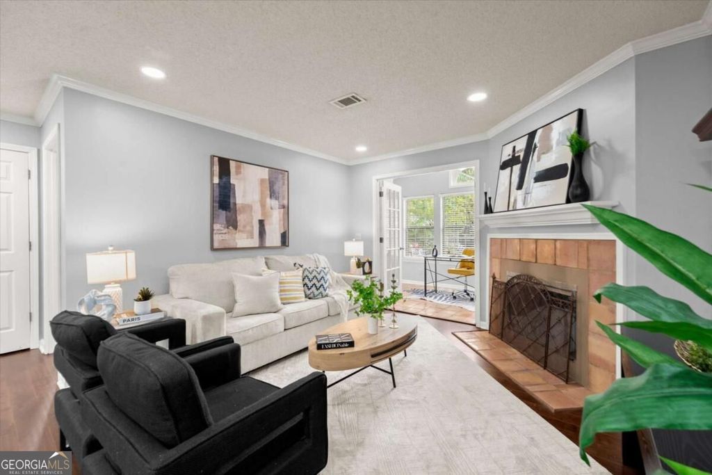 704 Barrington Hills Drive 704, Sandy Springs, GA 30350 — exterior