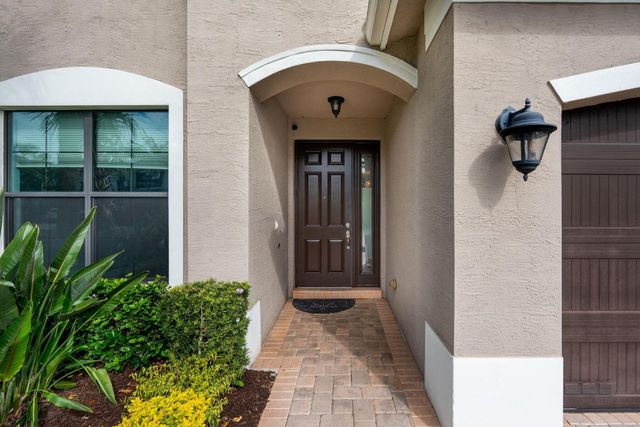 8101 Ironstone Drive, Delray Beach, FL 33446