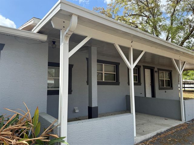 824 S LONE OAK DRIVE b, Leesburg, FL 34748