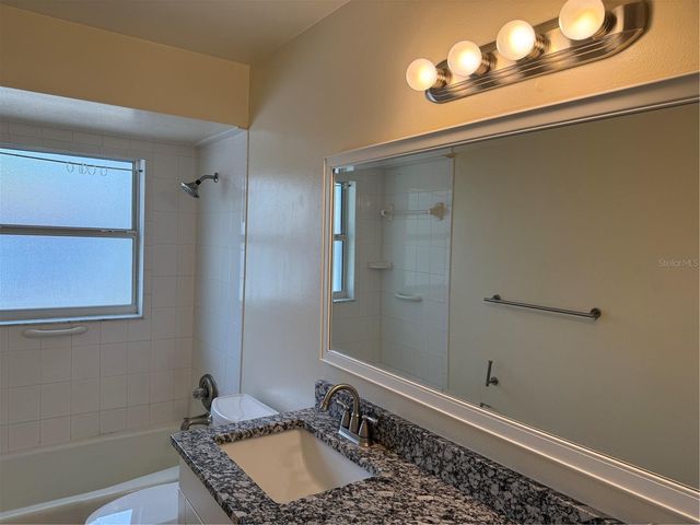 824 S LONE OAK DRIVE b, Leesburg, FL 34748