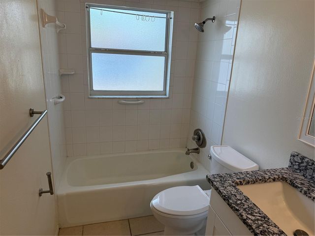 824 S LONE OAK DRIVE b, Leesburg, FL 34748