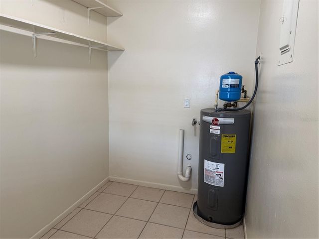 824 S LONE OAK DRIVE b, Leesburg, FL 34748