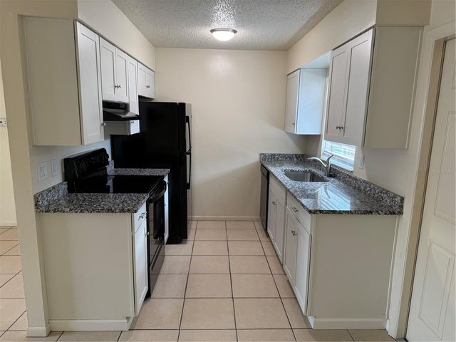 824 S LONE OAK DRIVE b, Leesburg, FL 34748