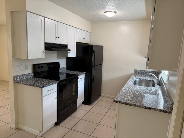 824 S LONE OAK DRIVE b, Leesburg, FL 34748