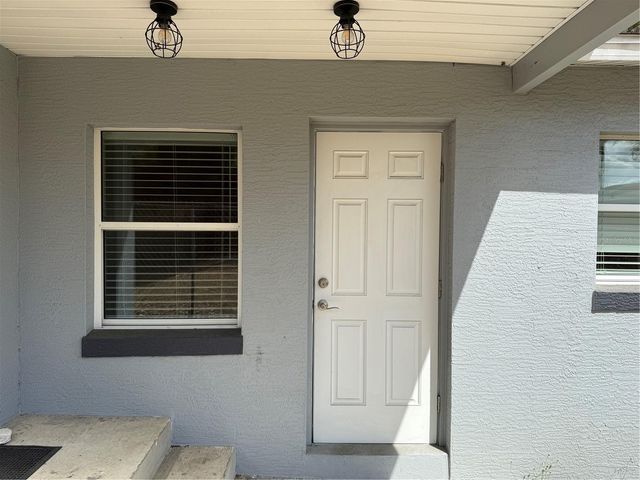 824 S LONE OAK DRIVE b, Leesburg, FL 34748