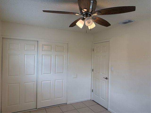 824 S LONE OAK DRIVE b, Leesburg, FL 34748