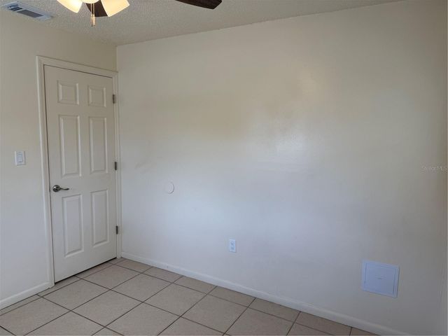 824 S LONE OAK DRIVE b, Leesburg, FL 34748