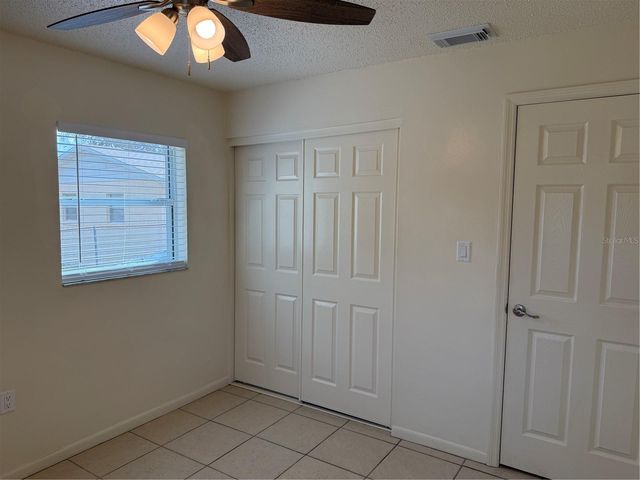 824 S LONE OAK DRIVE b, Leesburg, FL 34748