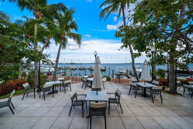 2000 Towerside Ter PH-3, Miami, FL 33138