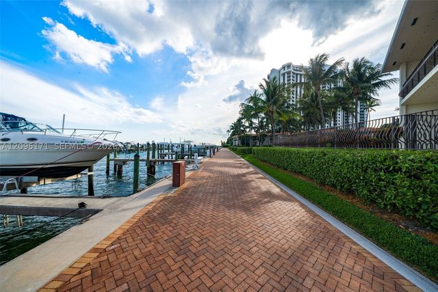 2000 Towerside Ter PH-3, Miami, FL 33138
