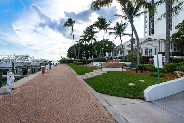 2000 Towerside Ter PH-3, Miami, FL 33138