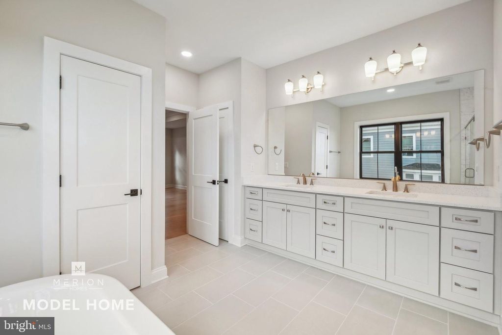 1930 FISHER CT, Falls Church, VA 22043