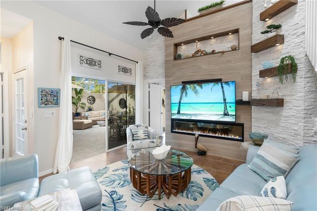 4112 Covey RUN 2A, Naples, FL 34109