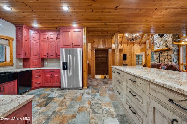 58250 Hwy 200, Clark Fork, ID 83811