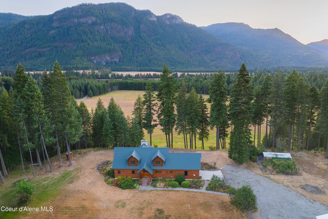 58250 Hwy 200, Clark Fork, ID 83811