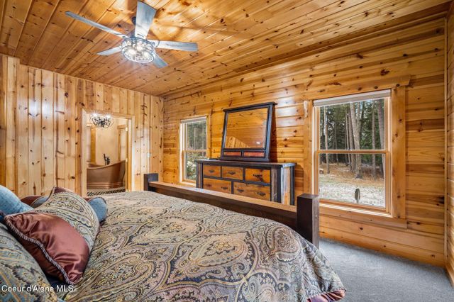 58250 Hwy 200, Clark Fork, ID 83811