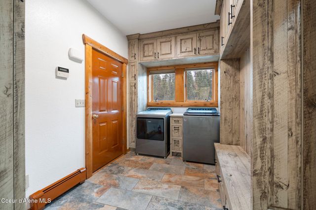 58250 Hwy 200, Clark Fork, ID 83811