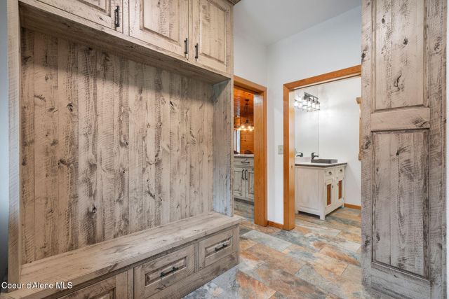 58250 Hwy 200, Clark Fork, ID 83811