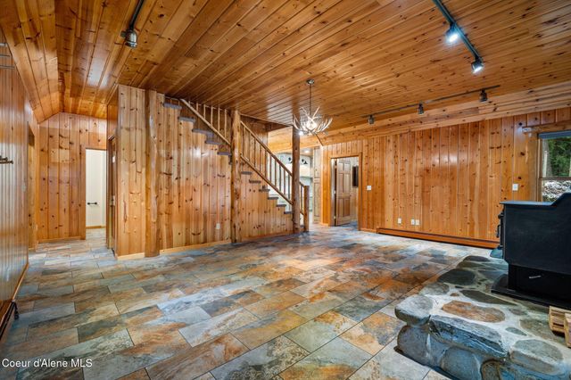 58250 Hwy 200, Clark Fork, ID 83811