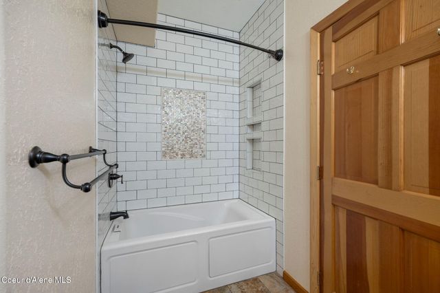 58250 Hwy 200, Clark Fork, ID 83811