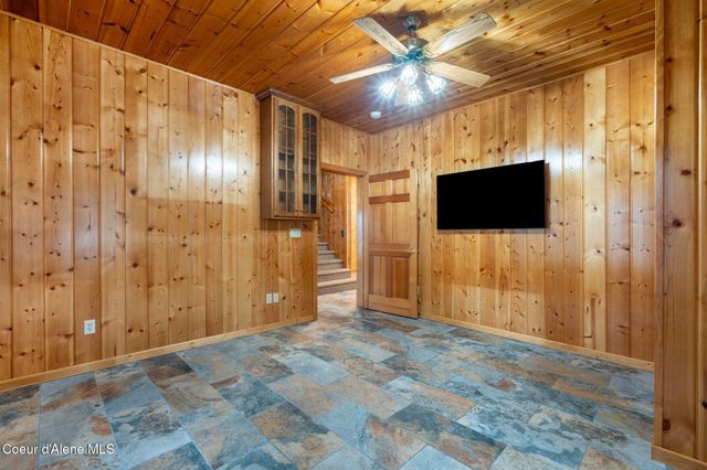 58250 Hwy 200, Clark Fork, ID 83811