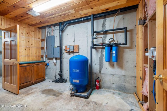 58250 Hwy 200, Clark Fork, ID 83811