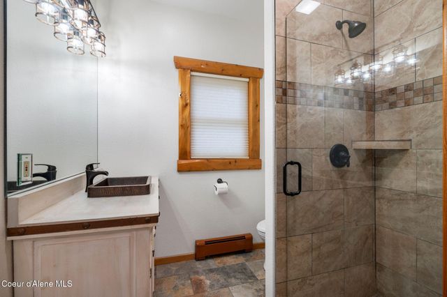 58250 Hwy 200, Clark Fork, ID 83811