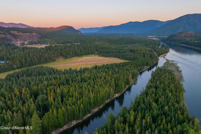 58250 Hwy 200, Clark Fork, ID 83811