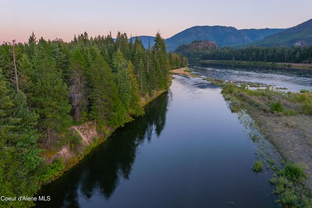 58250 Hwy 200, Clark Fork, ID 83811