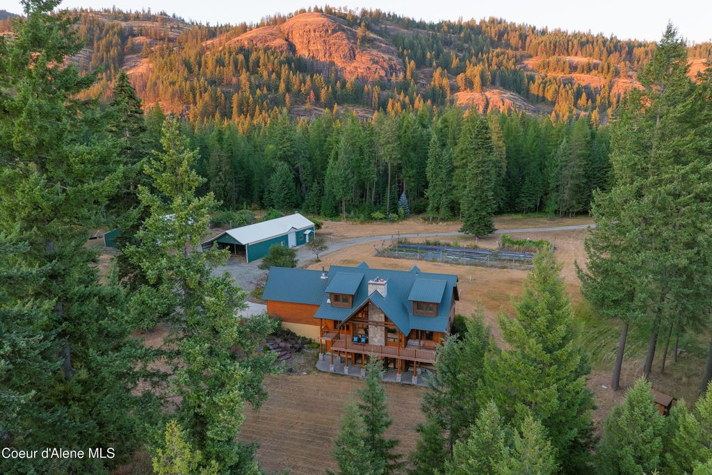 58250 Hwy 200, Clark Fork, ID 83811