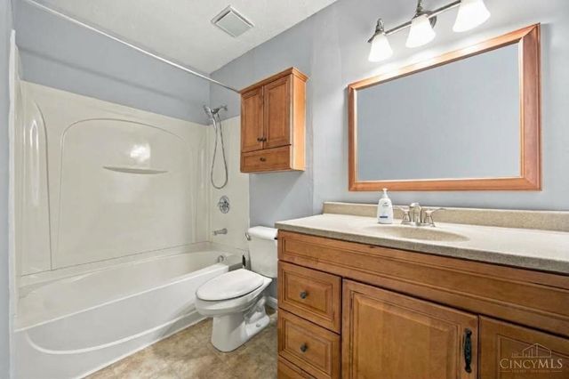 5894 Red Oak Drive, Fairfield, OH 45014
