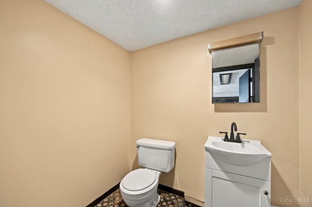 5894 Red Oak Drive, Fairfield, OH 45014