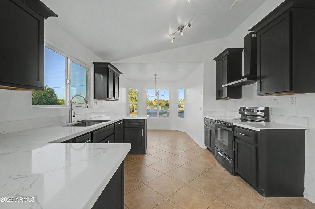 Image 10 of property listing at 3016 S 107TH Avenue, Tolleson, AZ 85353