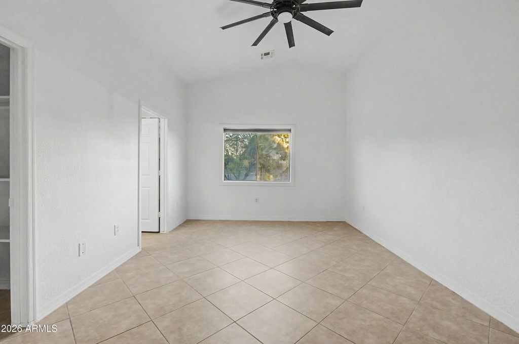 Image 14 of property listing at 3016 S 107TH Avenue, Tolleson, AZ 85353