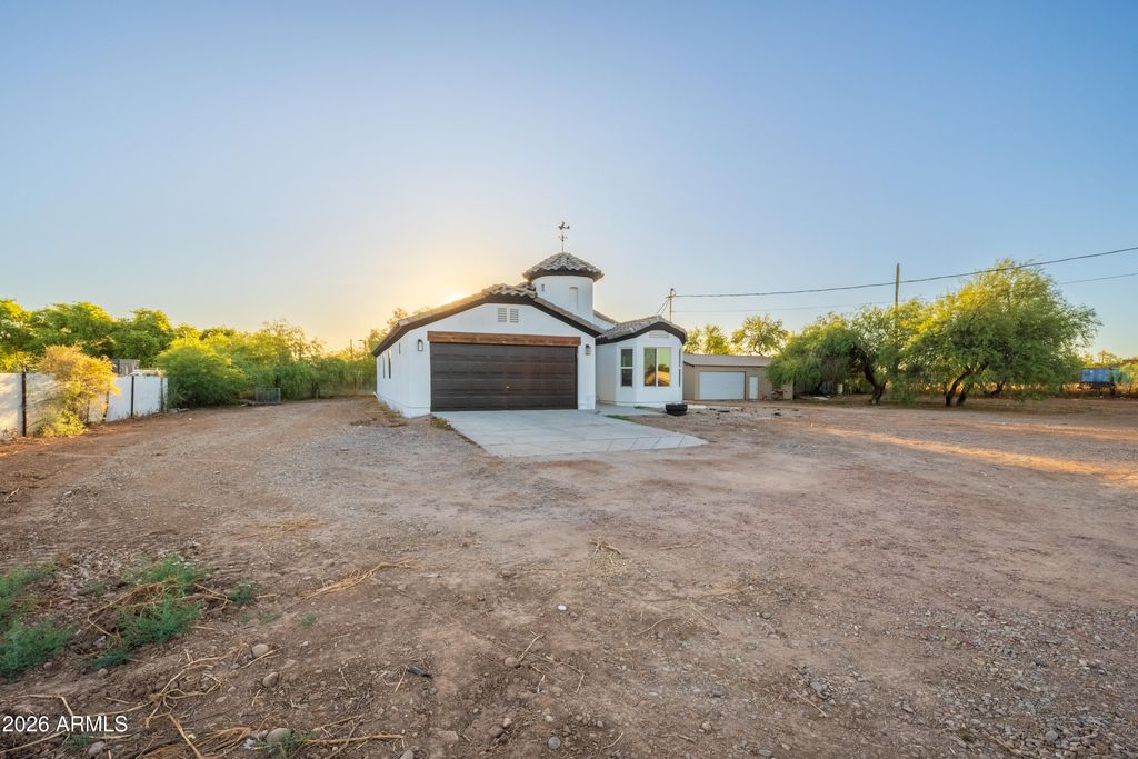 Image 28 of property listing at 3016 S 107TH Avenue, Tolleson, AZ 85353