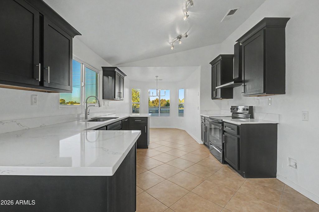 Image 4 of property listing at 3016 S 107TH Avenue, Tolleson, AZ 85353