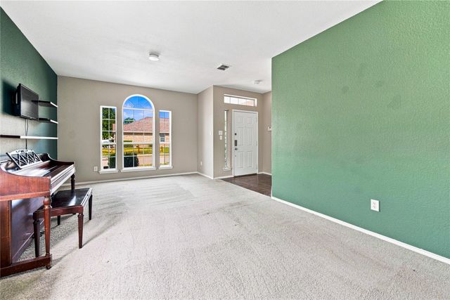2833 Wakecrest Drive, Fort Worth, TX 76108