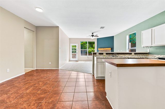 2833 Wakecrest Drive, Fort Worth, TX 76108