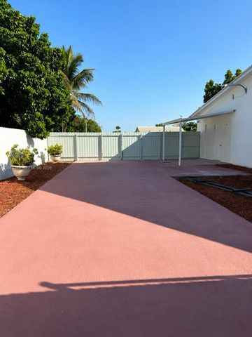 19311 SW 320th St 1, Homestead, FL 33030