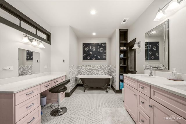 1184 S Batavia Avenue, Batavia, IL 60510
