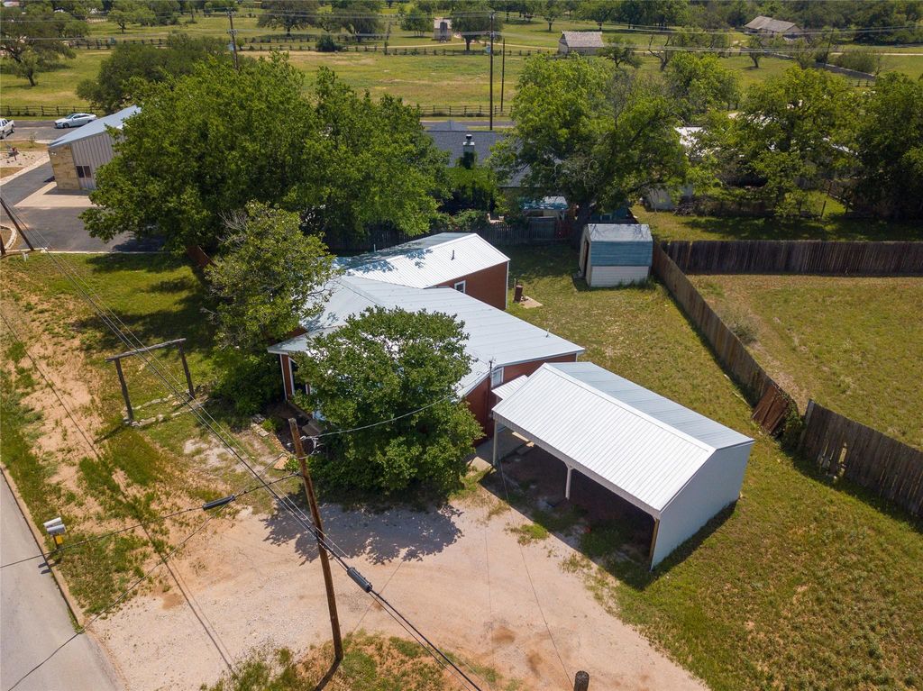 603 W Main ST, Johnson City, TX 78636