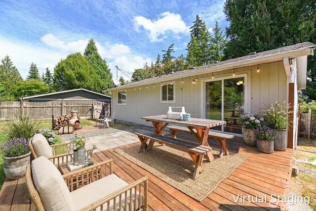 16420 W Lake Goodwin Road, Stanwood, WA 98292
