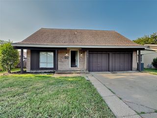 1514 Regina Court S, Irving, TX 75062